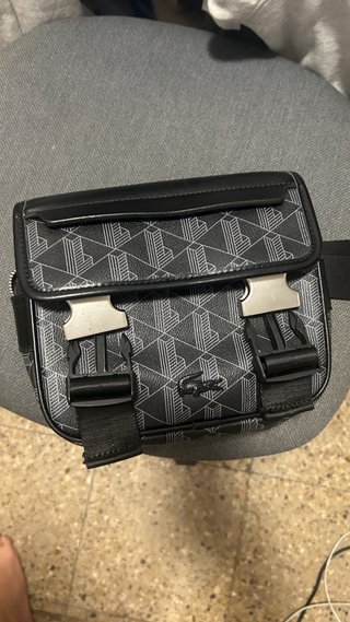 Riñonera Lacoste Negra