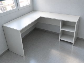 Escritorio en L madera gris clarito beteado