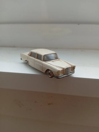 Coche de juguete miniatura Mercedes-Benz