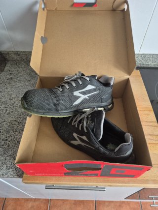 Zapatos de seguridad U-Power talla 44