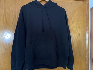 Sudadera Negra con Capucha