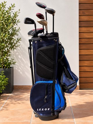 Kit di mazze da golf con marchi TaylorMade e Callaway