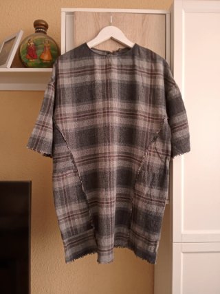 (M) Vestido corto a cuadros de Zara
