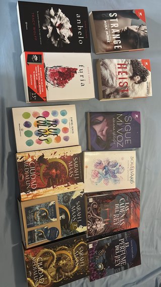 Libros romance / fantasía