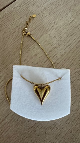 Collana con ciondolo cuore dorato