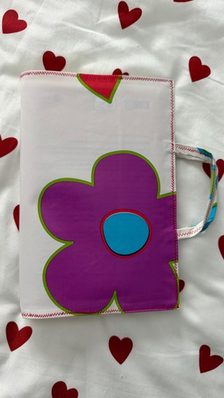 Funda para libro con diseño floral