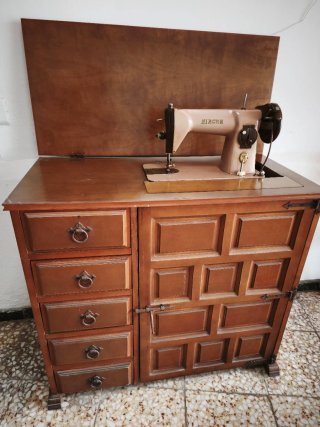 Mueble Singer madera