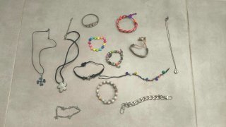 Lote de 13 collares y pulseras variados