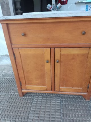 Mueble de baño con encimera de mármol