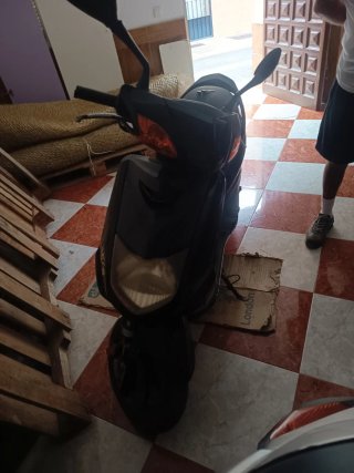 Moto Scooter Negra