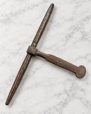 Cerrojo antiguo de bronce