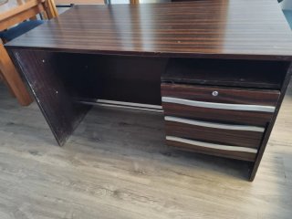 Escritorio madera 3 cajones