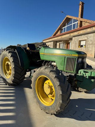 Tractor John Deere 5400 Doble Tracción