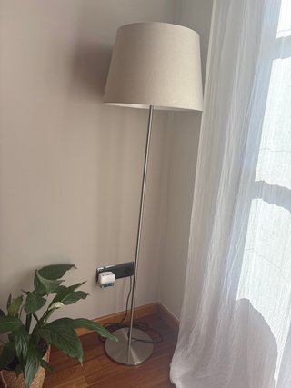 Lámpara de pie moderna tela y metal