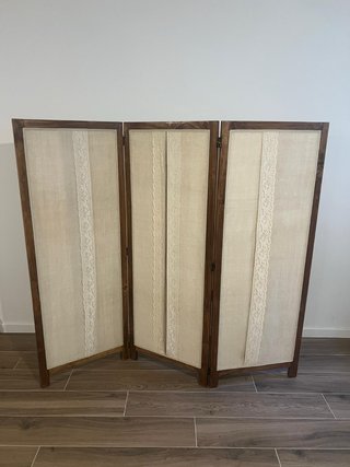 Biombo madera clásico con tapiz beige