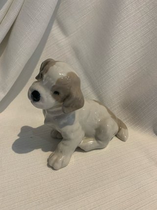 Perro de porcelana antiguo