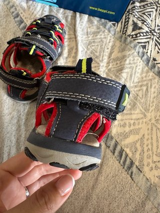 Sandalias Beppi para niño talla 25