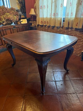 Mesa antigua extensible de madera noble