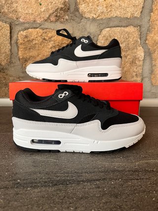 Nike Air Max 1 Zapatillas Negras y Blancas