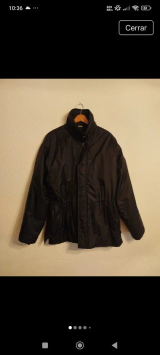 Abrigo impermeable negro
