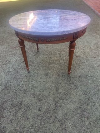 Mesa redonda mármol y madera