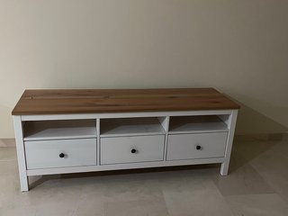 Mueble TV madera y blanco