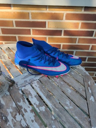 Zapatillas de Fútbol Nike talla 45