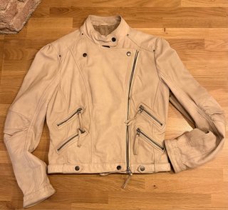 Cazadora de piel Zara