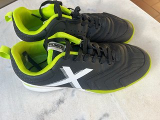 Zapatillas Munich Fútbol Sala Negras y Verdes