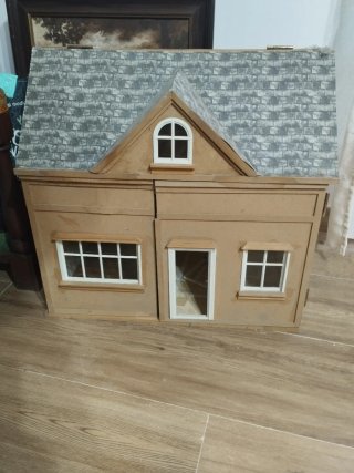 Casa de muñecas.Grande.De madera