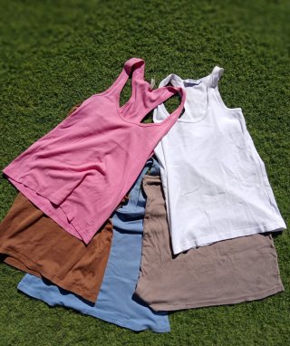 Lote de 5 camisetas de tirantes Pull&Bear