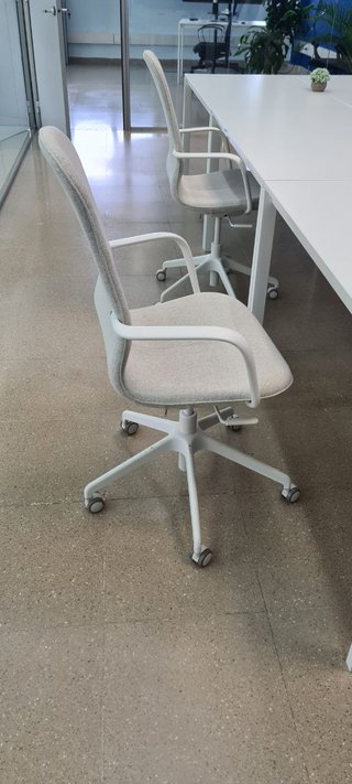8 Sillas de Oficina con Ruedas