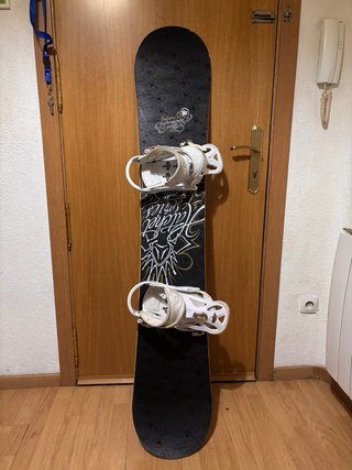 Tabla de Snowboard Atomic hatchet con Fijaciones
