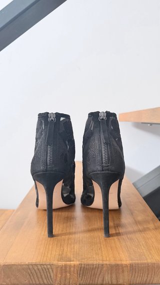 Botines Zara Negros con Bordado