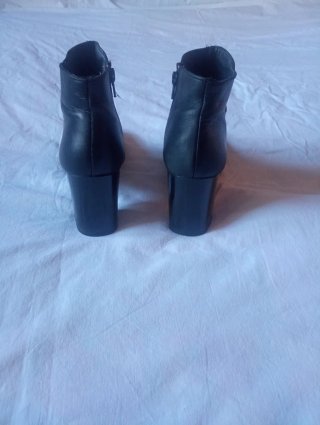Botines mujer piel tacón negros