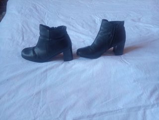 Botines mujer piel tacón negros