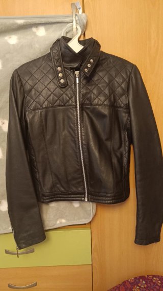 Chaqueta de cuero negra
