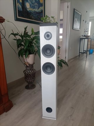 Torre de Sonido Blanca