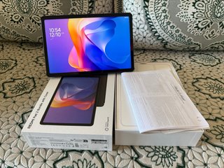 Xiaomi Redmi Pad 2 con funda