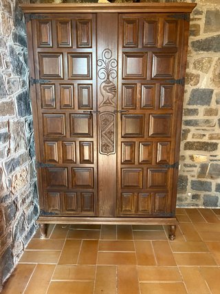 Armario de Madera Antiguo