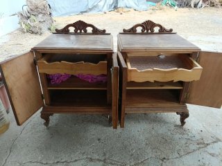 Pareja de Mesitas de Noche Antiguas