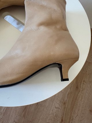 Botines de piel beige