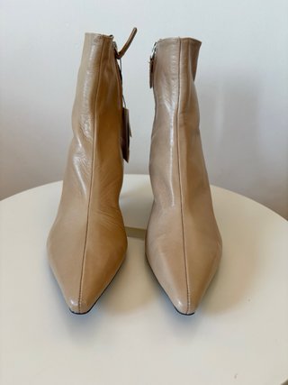 Botines de piel beige