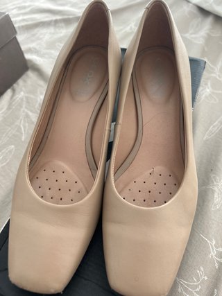 Zapatos de salón Geox beige