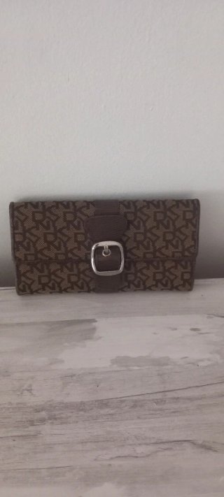 Billetera DKNY Beige y Marrón
