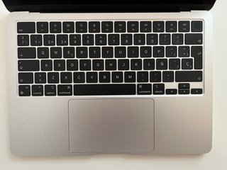 MacBook Air M2 16GB