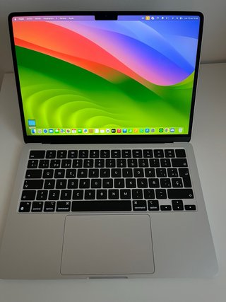 MacBook Air M2 16GB