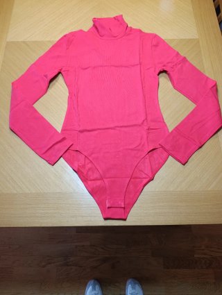 Body cuello alto manga larga rosa