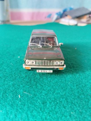 Maqueta Coche SEAT 128 Escala 1/43