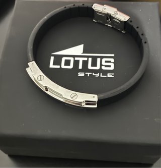 Pulsera Lotus Style Negra y Plateada.